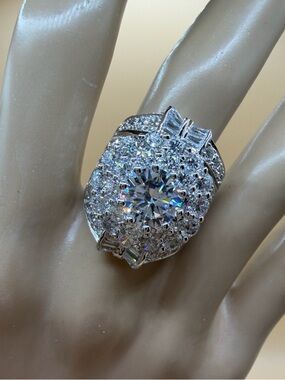 Sparkling Halo Cocktail Ring with Clear Stones